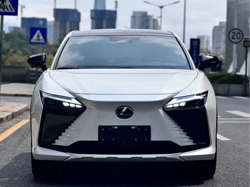 Lexus RZ — фото 3