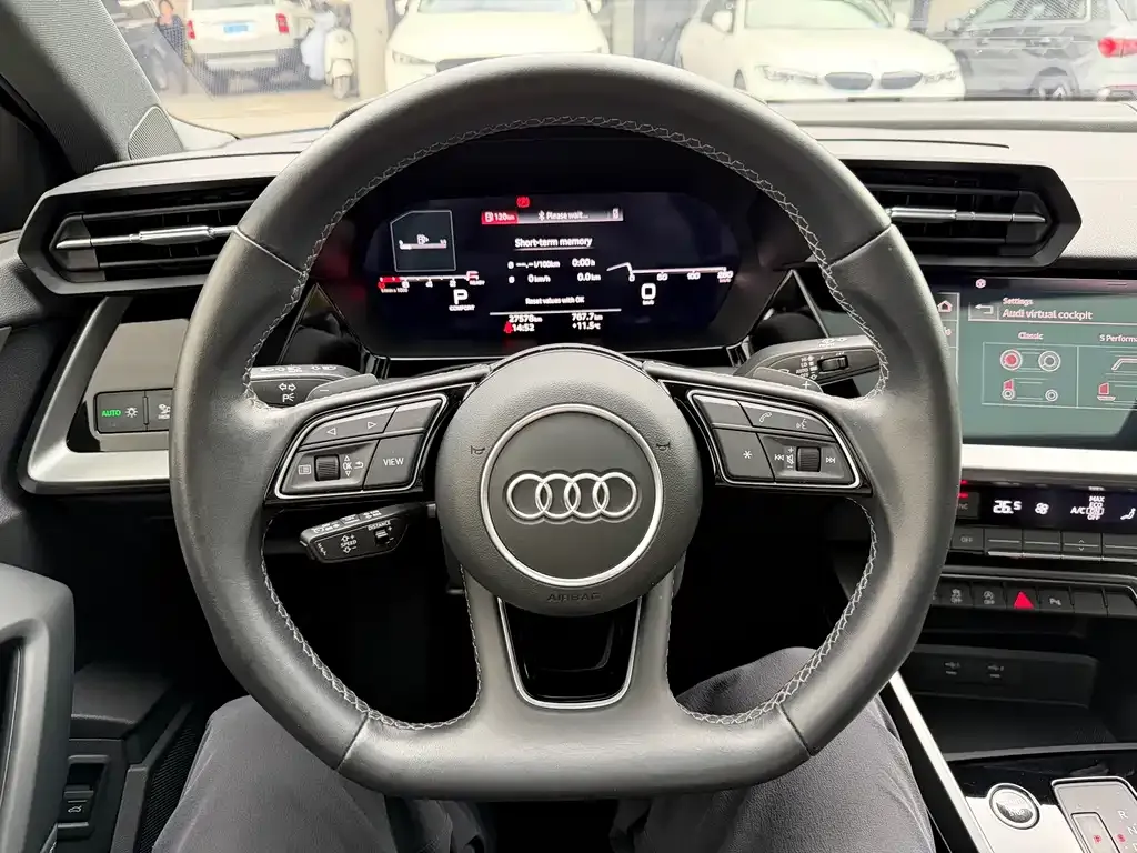 Audi A3 2023 из CN, фото 3