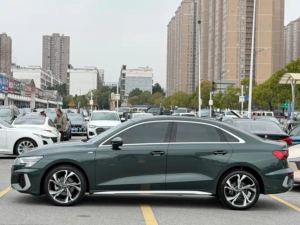 Audi A3 2023 из CN, фото 7