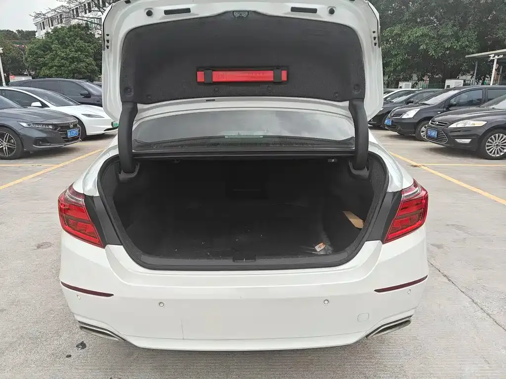 Honda Inspire — фото 10