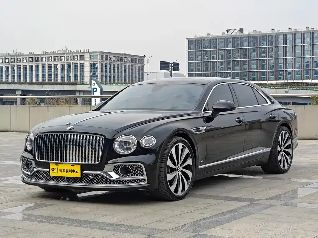 Bentley Flying Spur — фото 1
