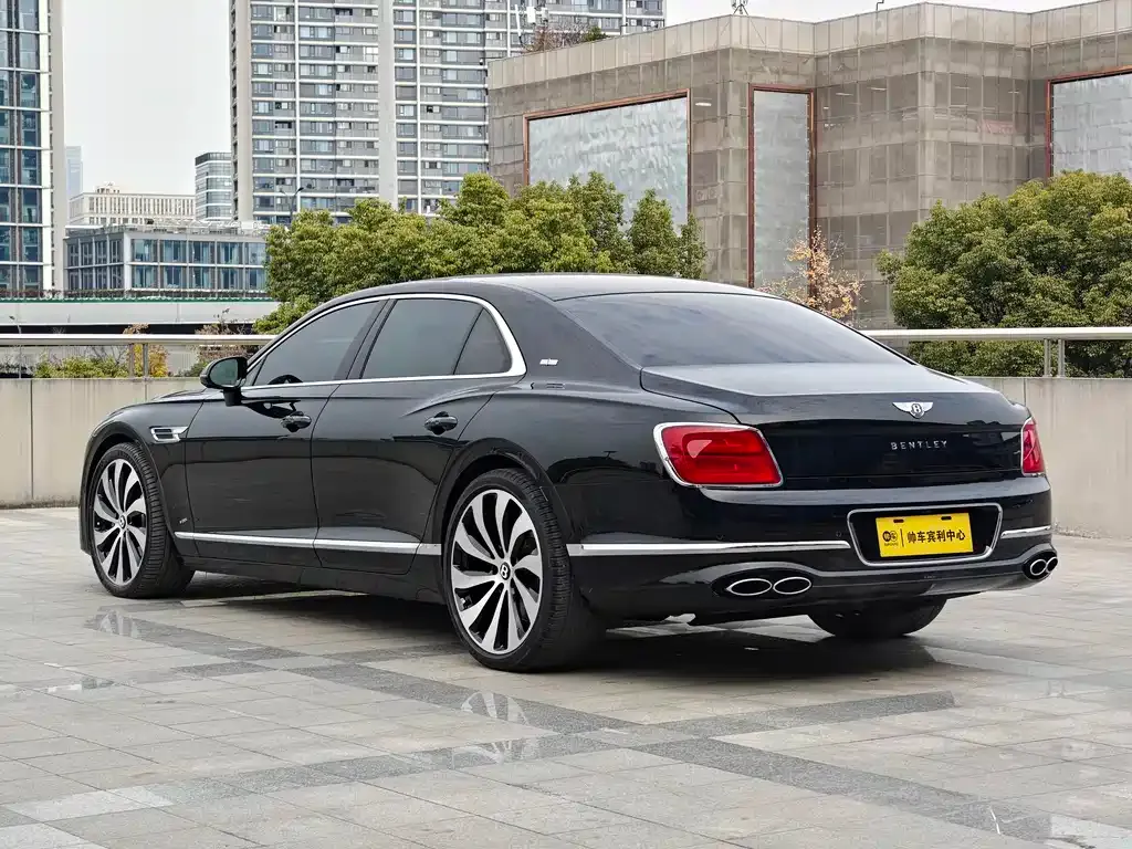 Bentley Flying Spur — фото 7