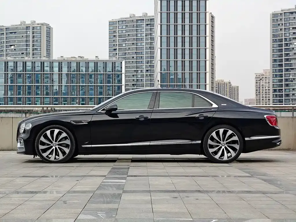 Bentley Flying Spur — фото 2