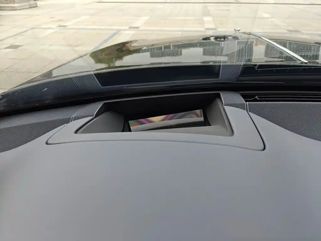 Bentley Flying Spur — фото 8