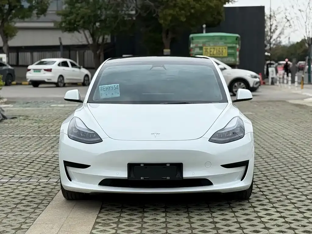 Tesla Model 3 — фото 7