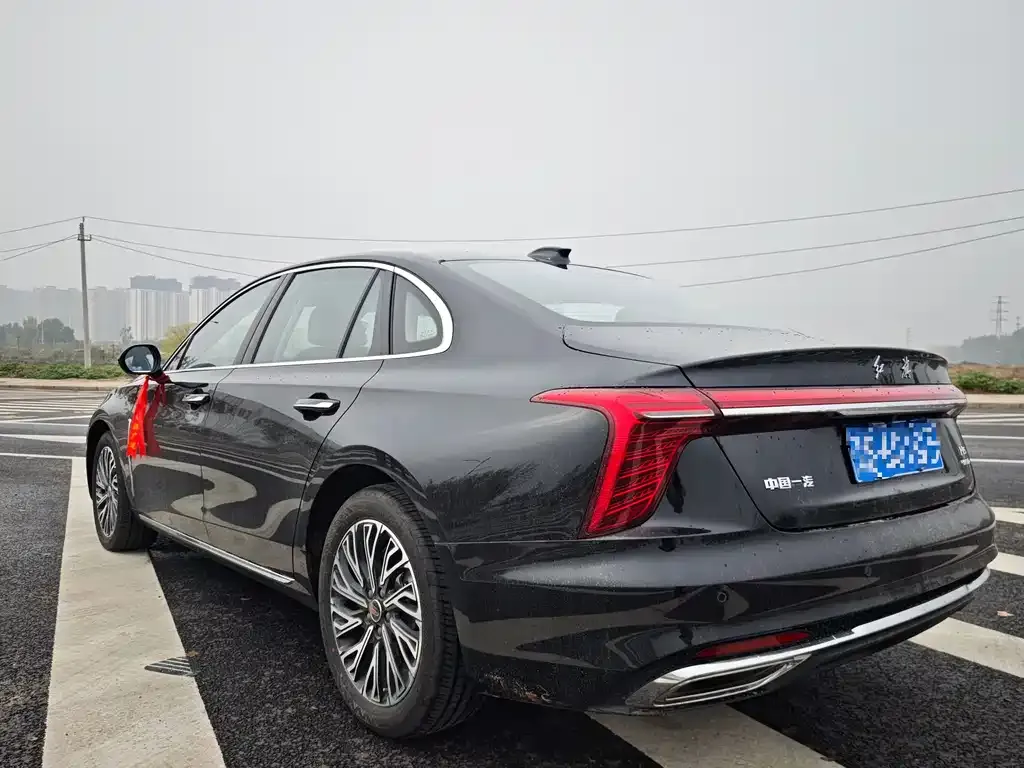 Hongqi H5 — фото 2