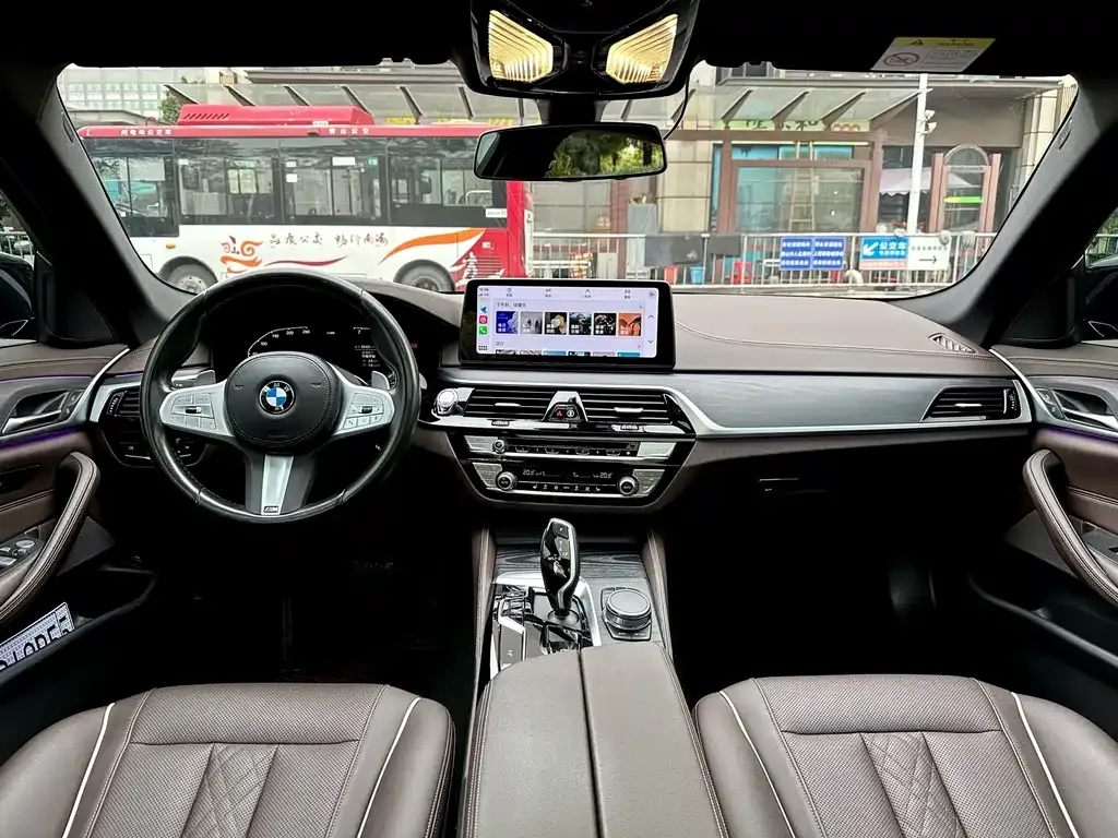BMW 5 Series — фото 4