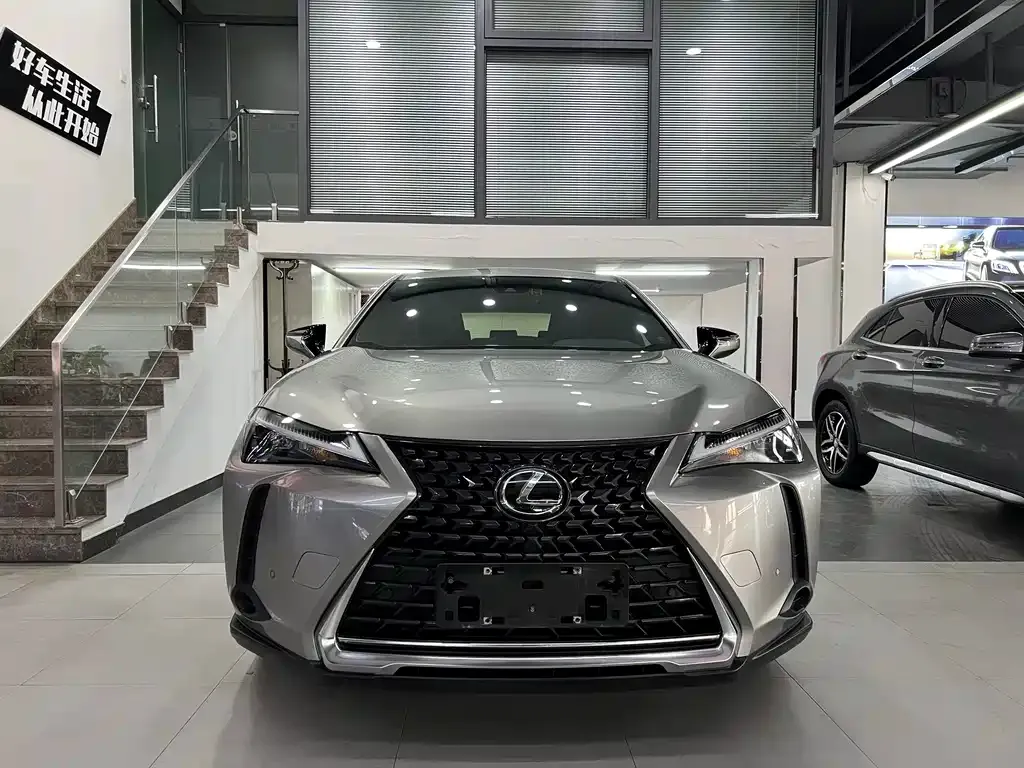Lexus UX — фото 8