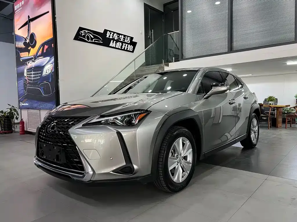 Lexus UX — фото 3