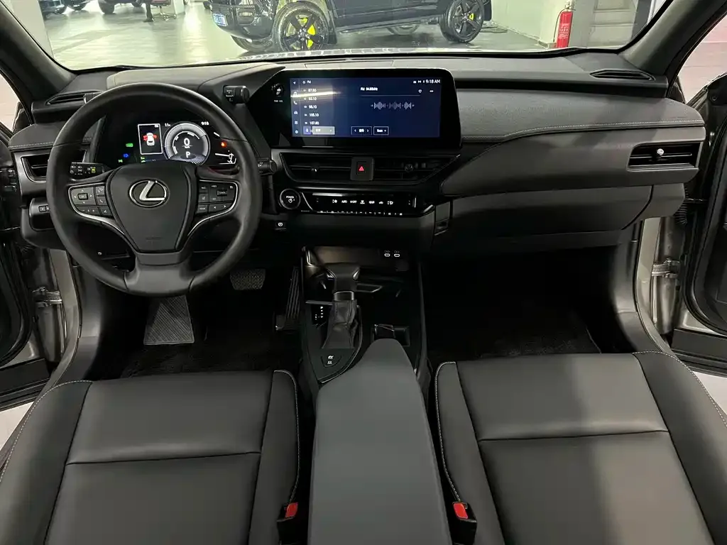 Lexus UX — фото 6