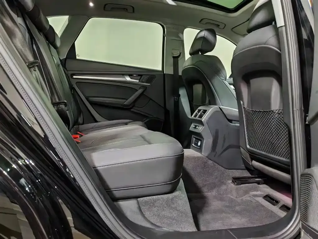 Audi Q5L 2021 из CN, фото 9