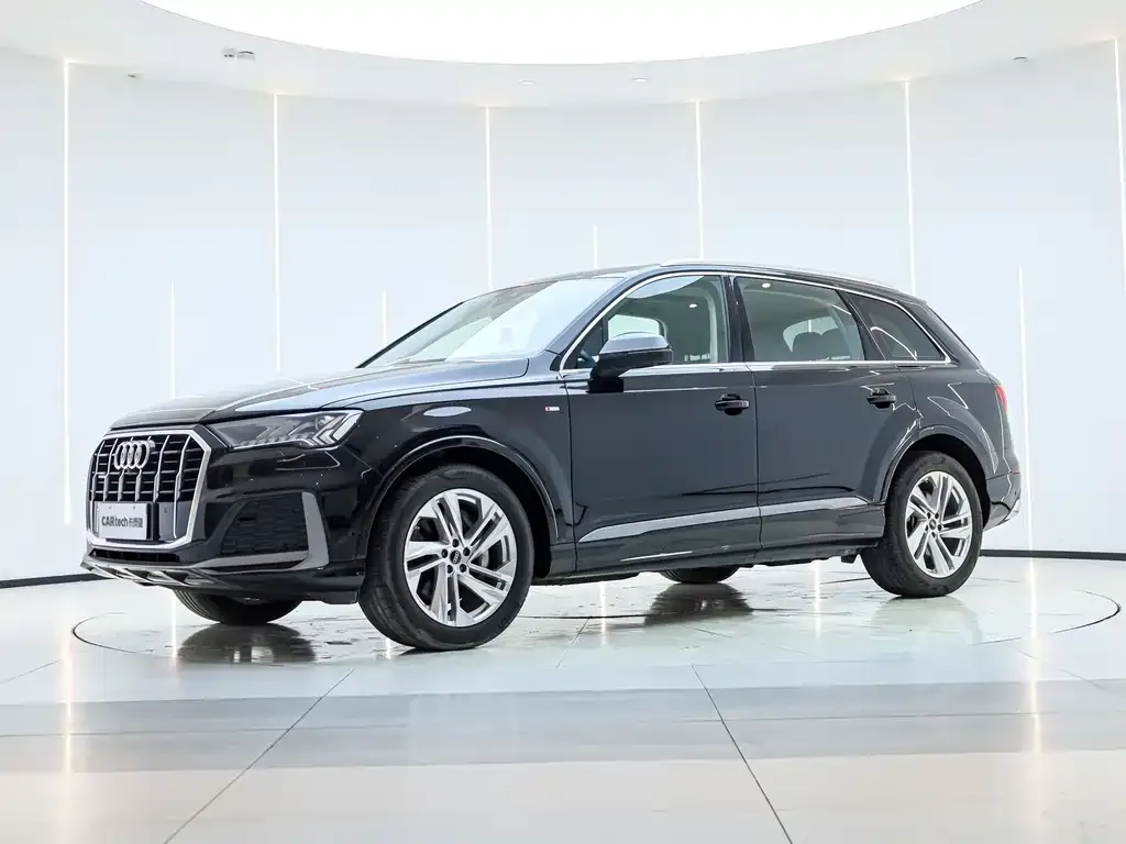 Audi Q7 2023 из CN, фото 1