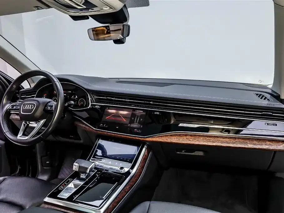 Audi Q7 2023 из CN, фото 2