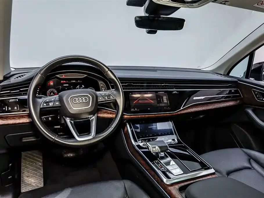 Audi Q7 2023 из CN, фото 4