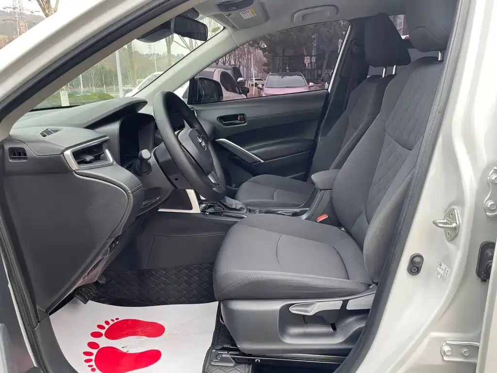 Toyota Corolla Cross 2024 из CN, фото 7
