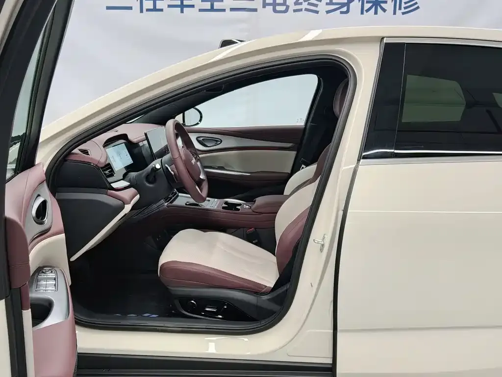 BYD Seal 07 DM-i — фото 8