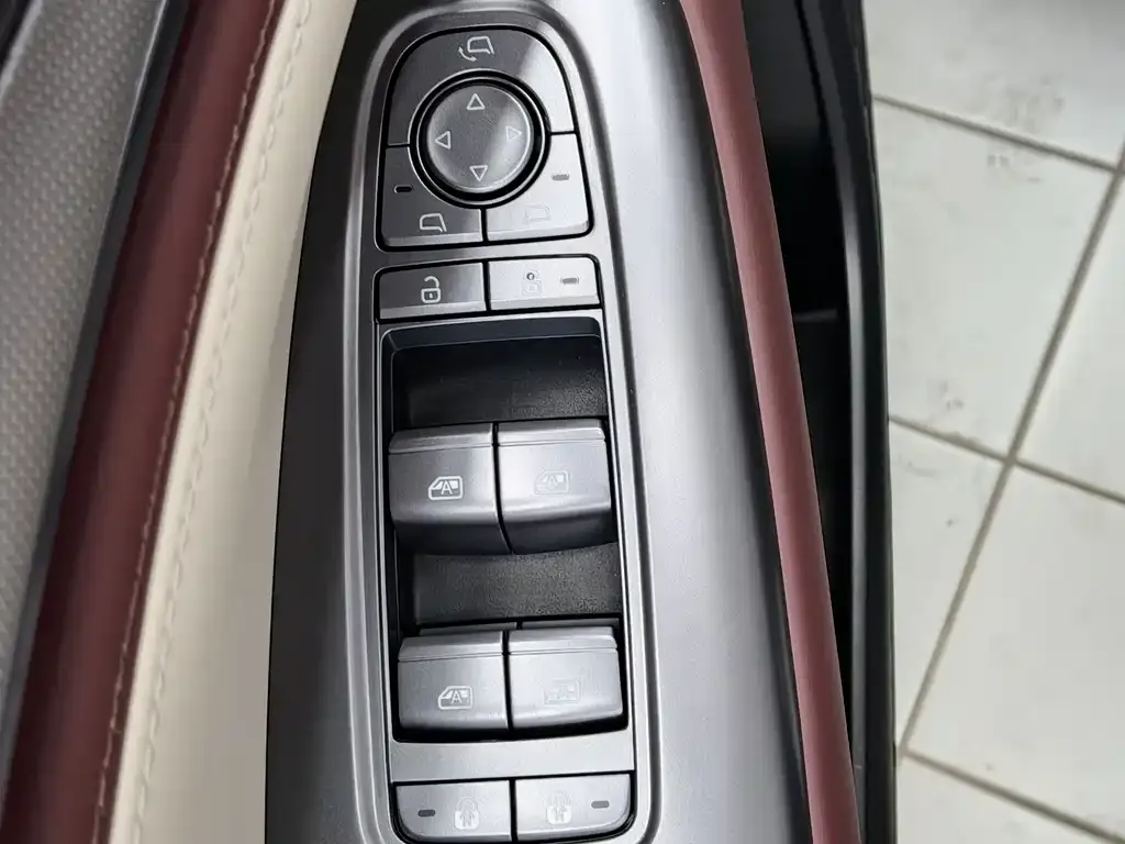 BYD Seal 07 DM-i — фото 2
