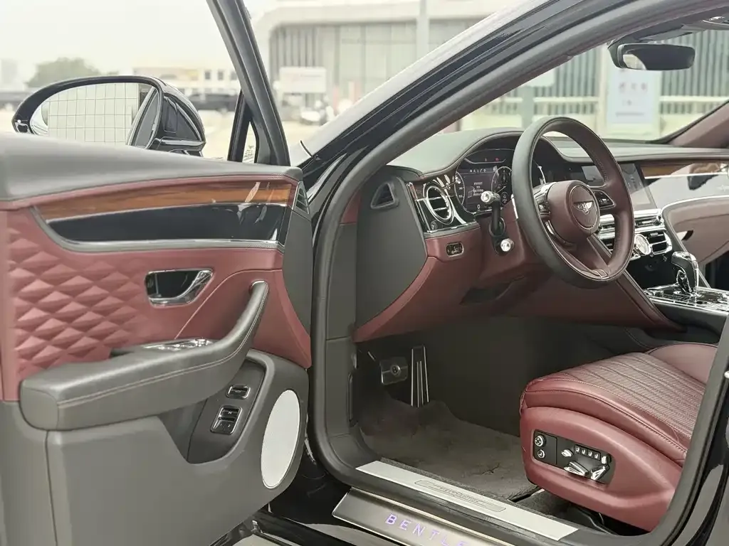 Bentley Flying Spur 2021 из CN, фото 5
