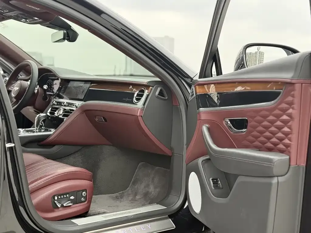 Bentley Flying Spur 2021 из CN, фото 9