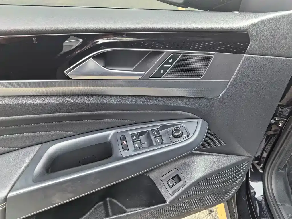 Volkswagen Passat — фото 8