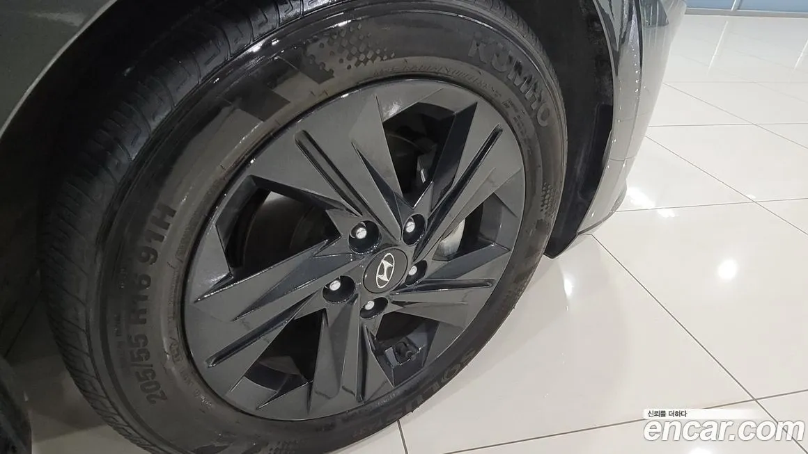 Hyundai AVANTE — фото 2