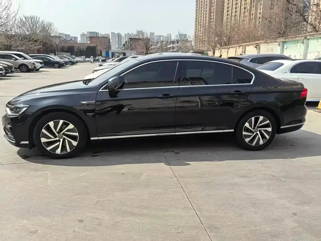 Volkswagen Magotan GTE PHEV 2023 из CN, фото 6