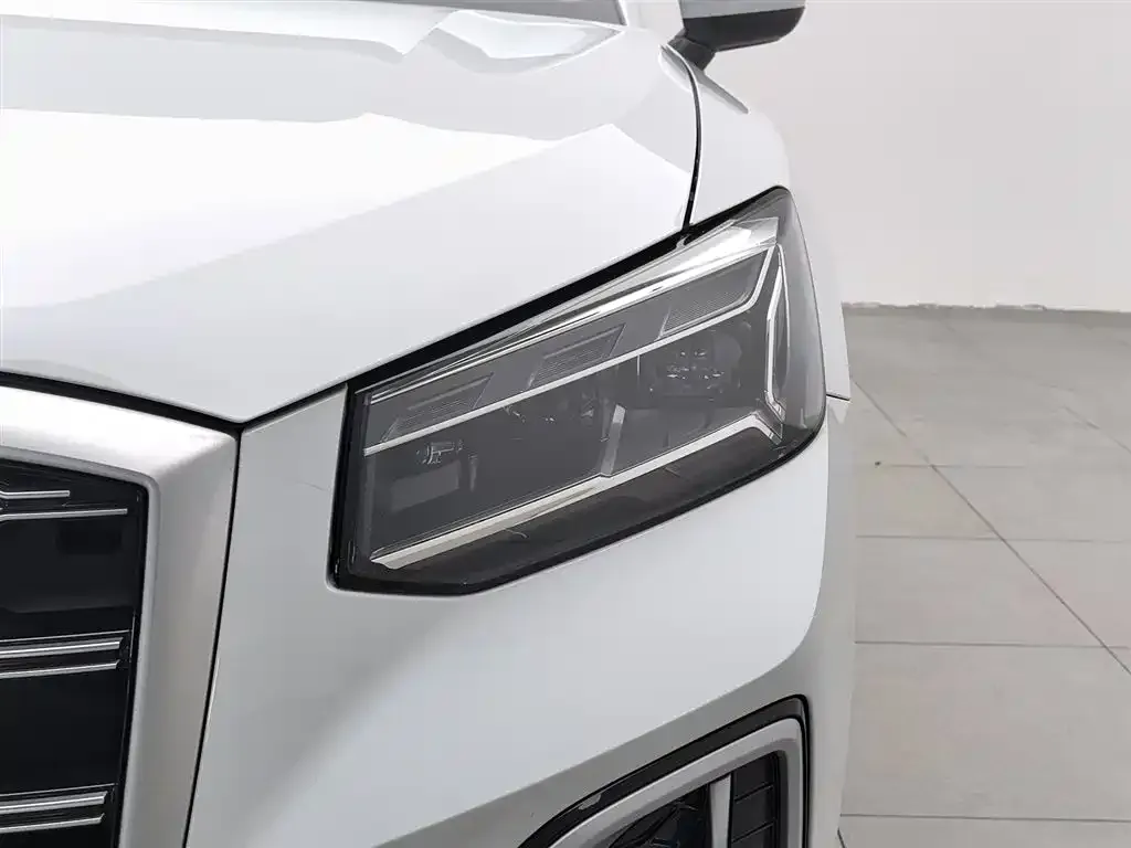 Audi Q2L 2023 из CN, фото 3