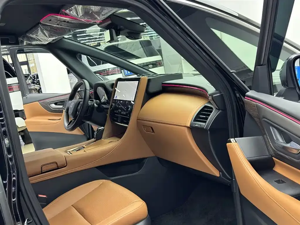 Toyota Alphard — фото 7