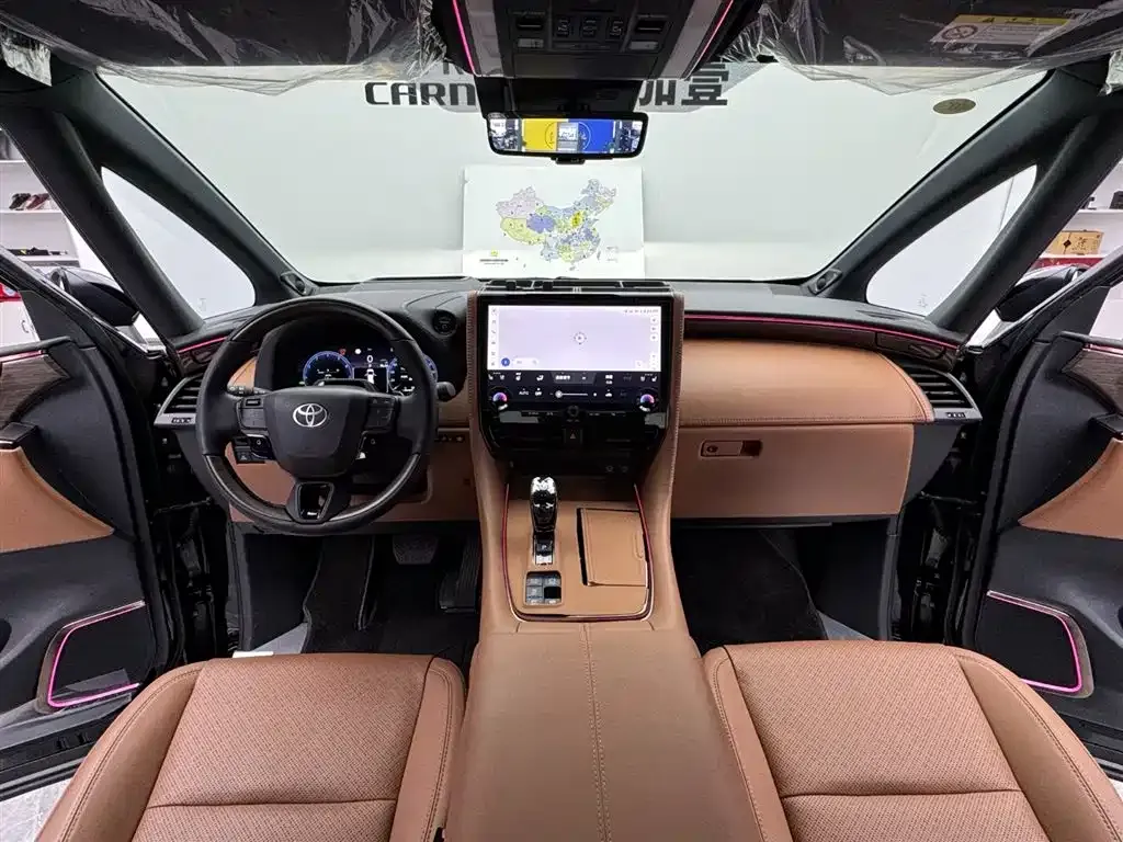 Toyota Alphard — фото 8