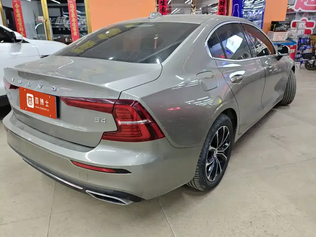 Volvo S60 2022 из CN, фото 7