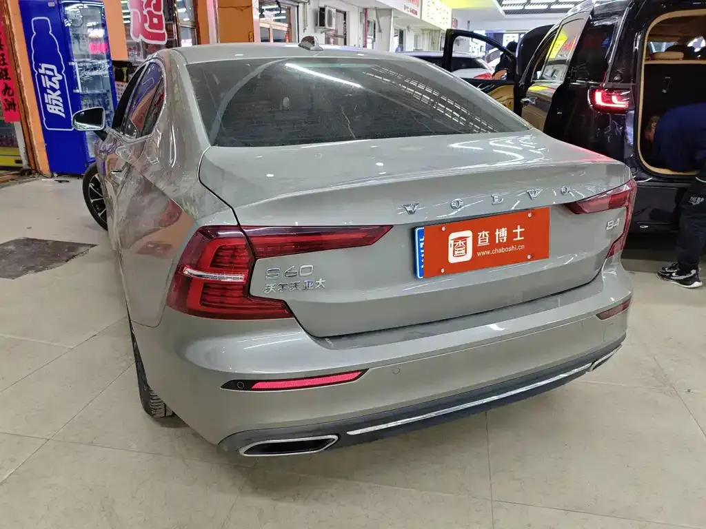 Volvo S60 2022 из CN, фото 8