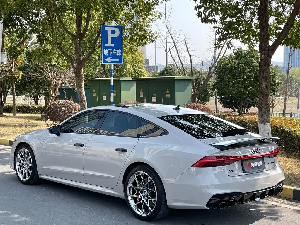 Audi A7 2023 из CN, фото 8