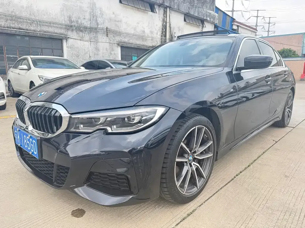 BMW 3 Series 2022 из CN, фото 1