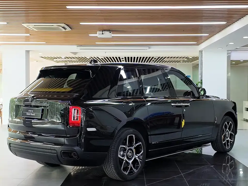 Rolls-Royce Cullinan 2025 из CN, фото 8