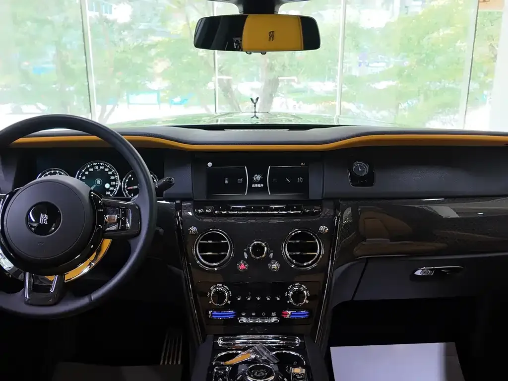 Rolls-Royce Cullinan 2025 из CN, фото 7