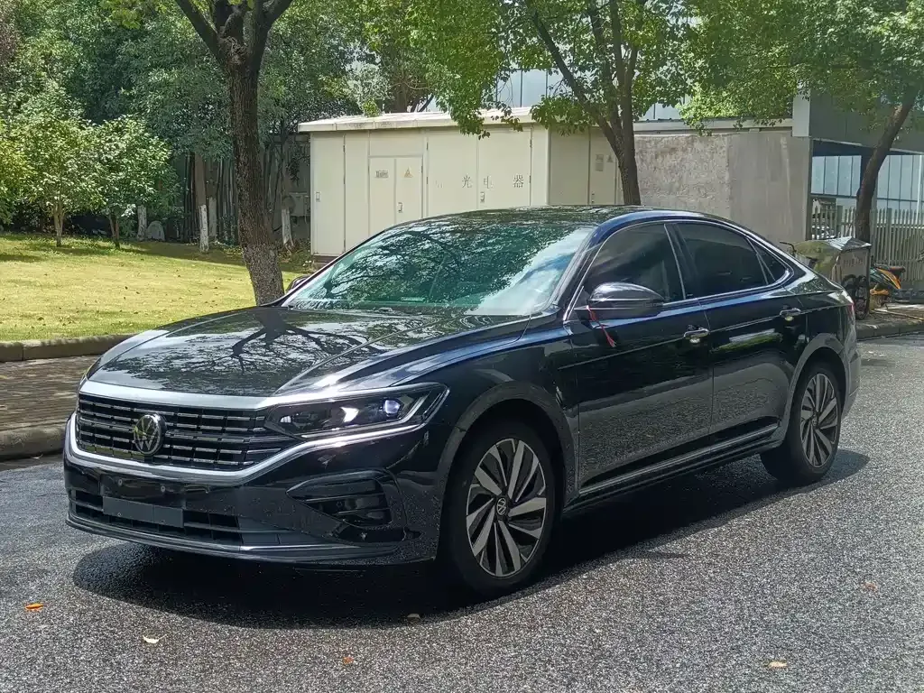 Volkswagen Passat — фото 1