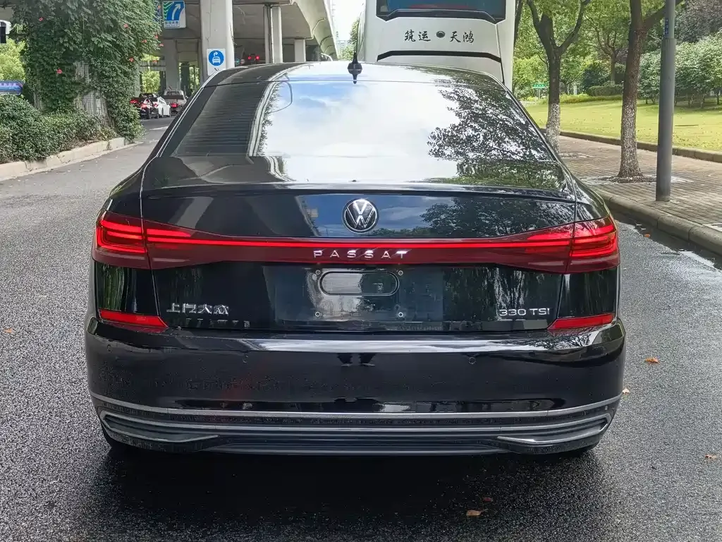 Volkswagen Passat — фото 7