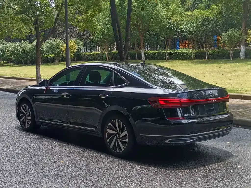 Volkswagen Passat — фото 4