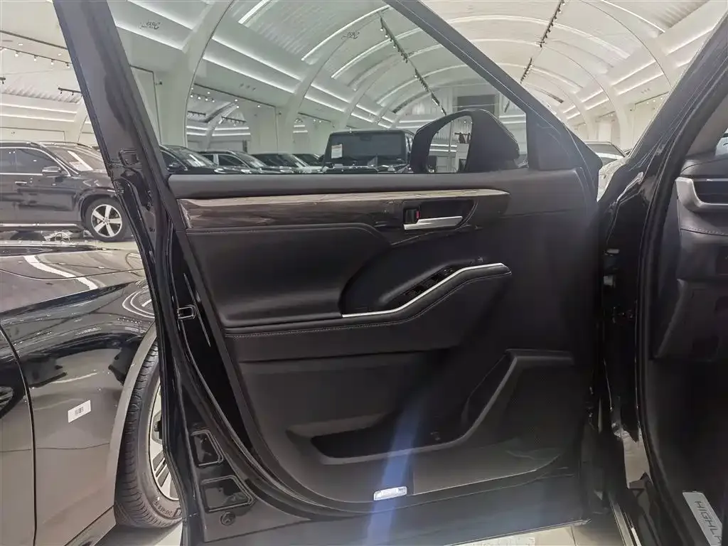 Toyota Highlander 2025 из CN, фото 7