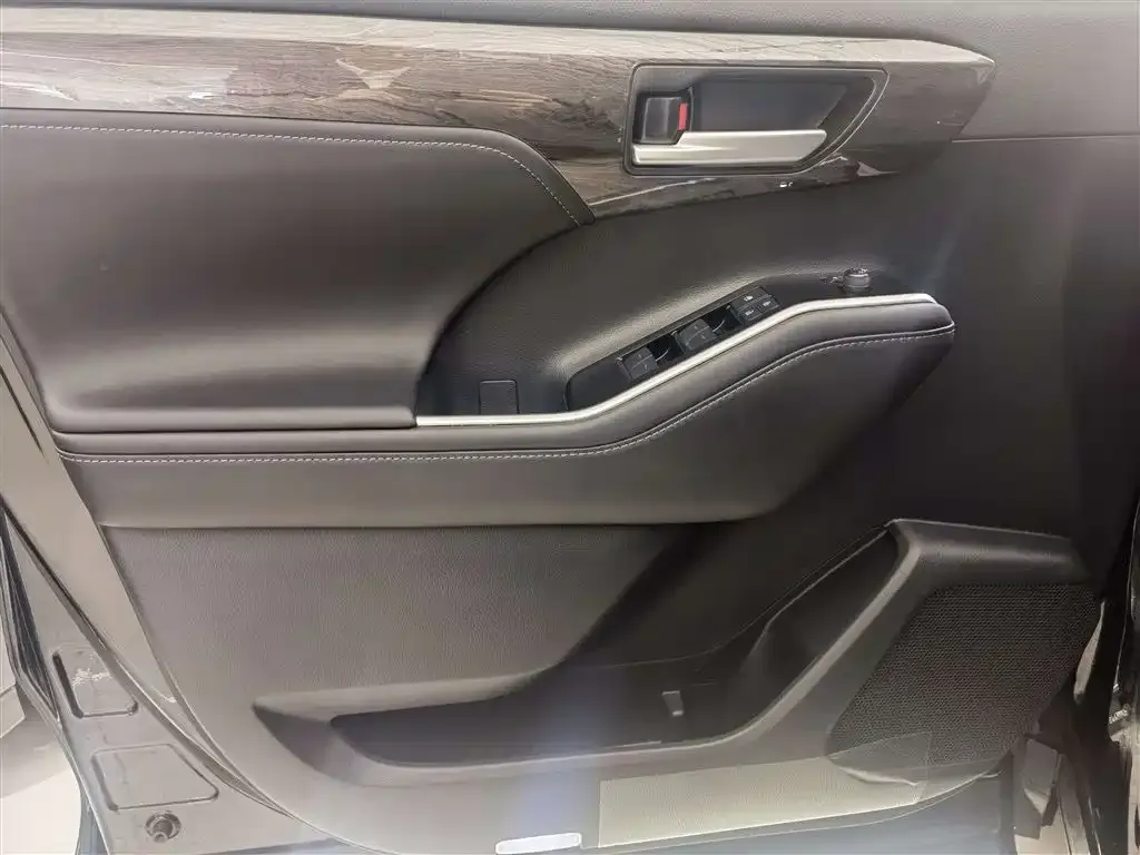 Toyota Highlander 2025 из CN, фото 2
