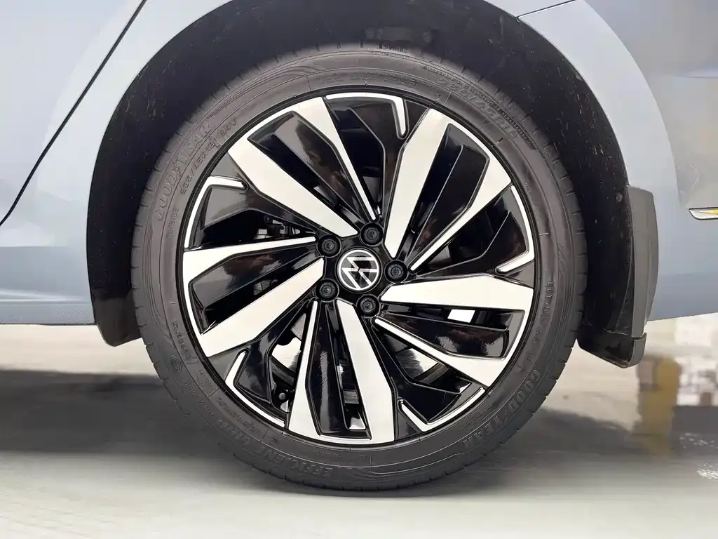 Volkswagen Passat — фото 10
