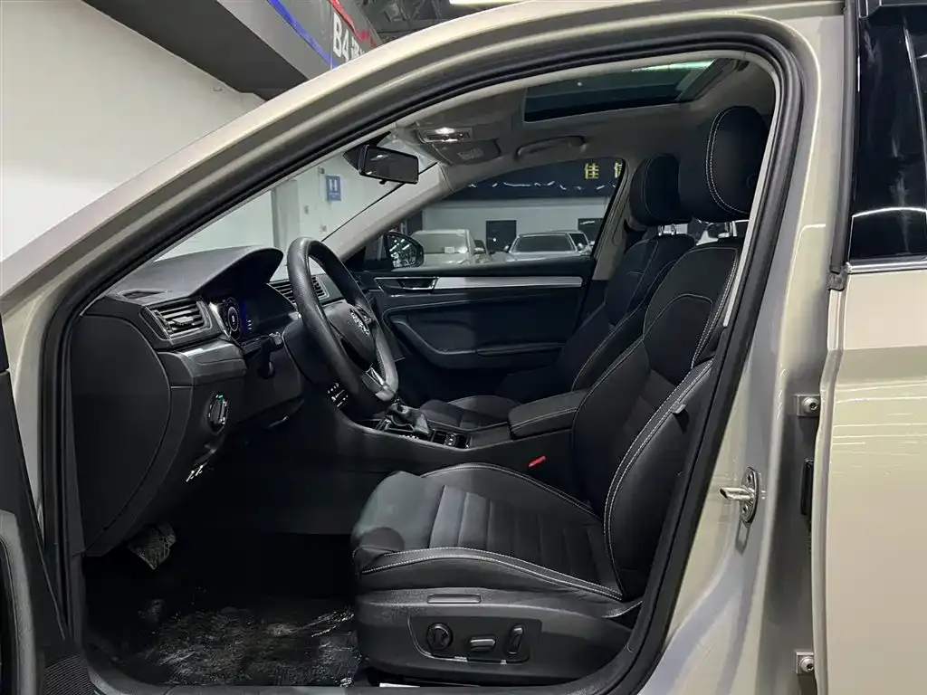 Skoda Superb 2023 из CN, фото 9