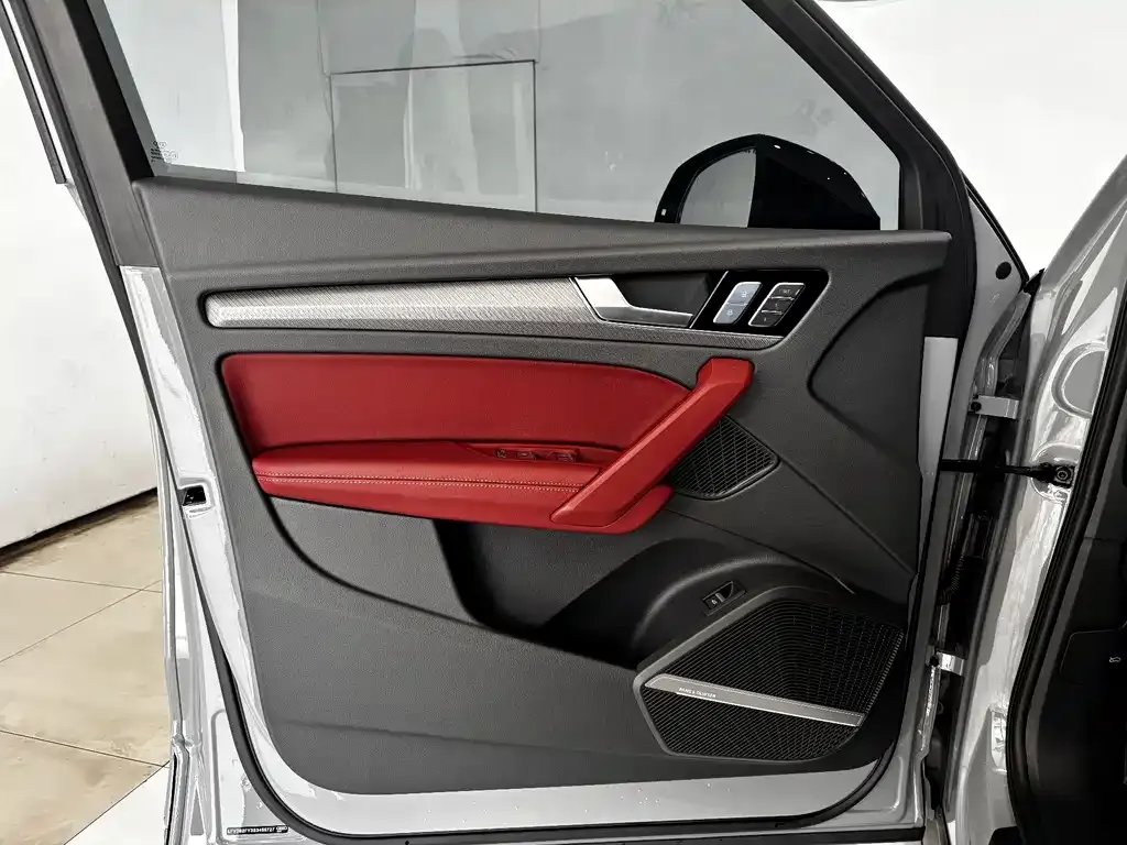 Audi Q5L 2025 из CN, фото 4