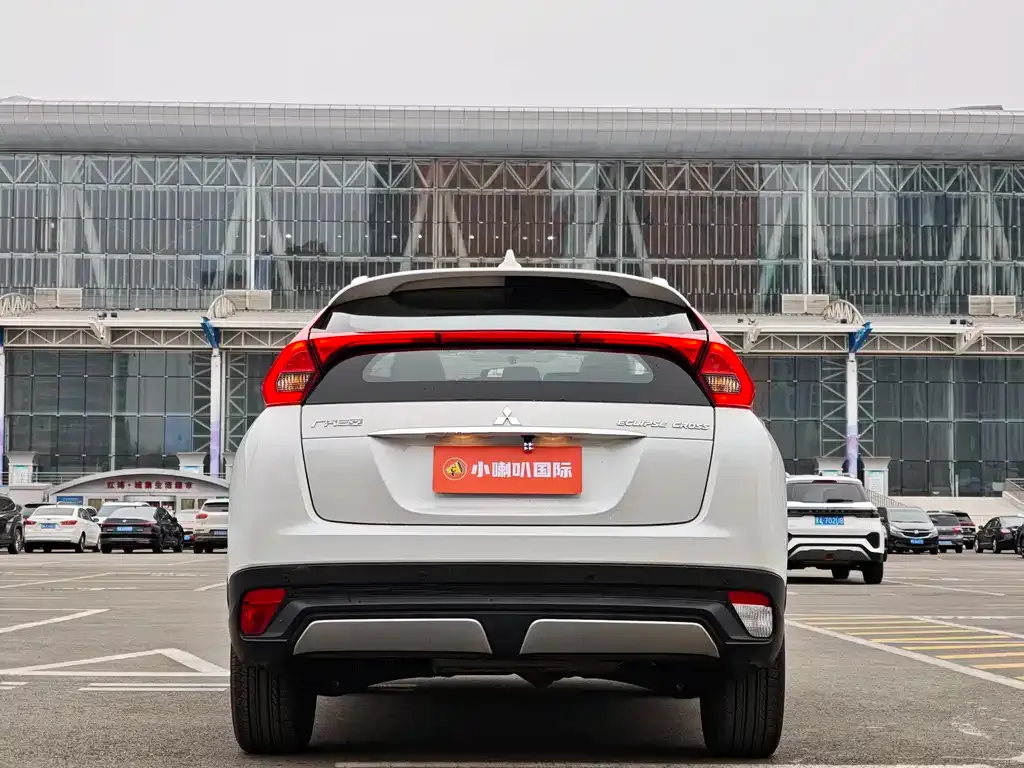Mitsubishi Eclipse Cross — фото 9