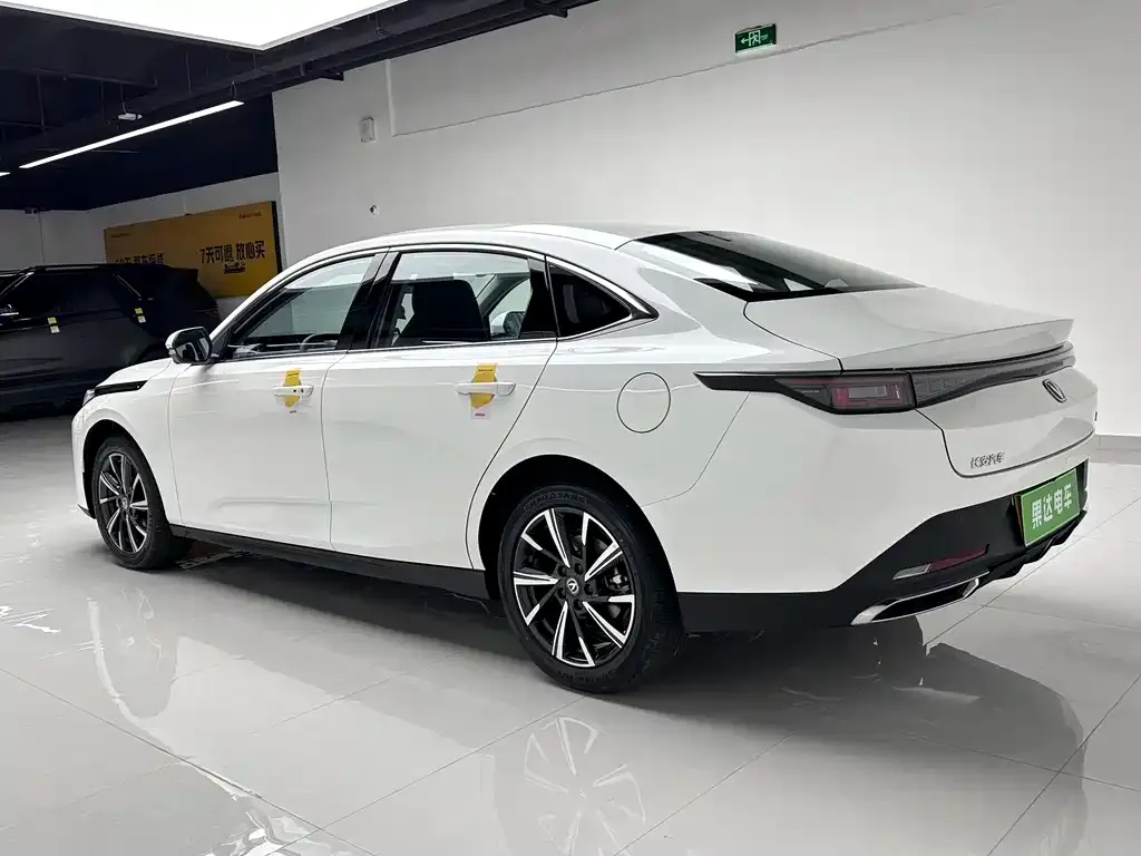 Changan Eado — фото 7