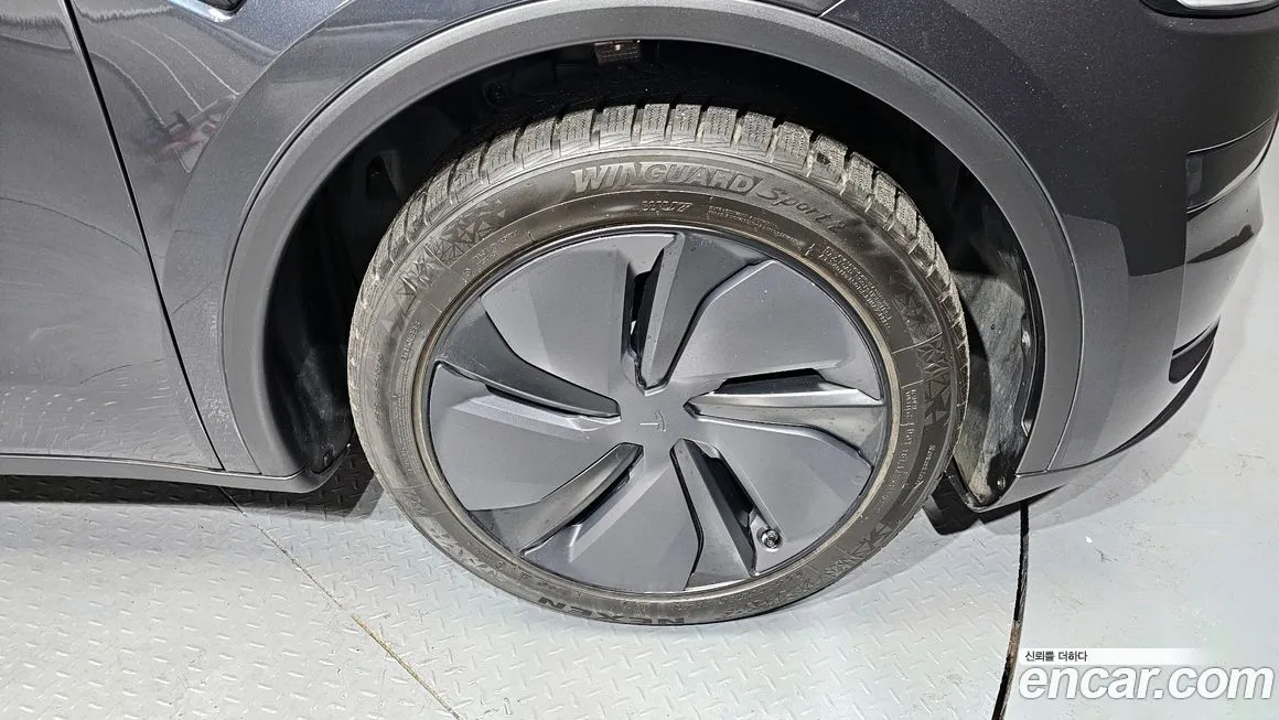 Tesla Model Y — фото 6