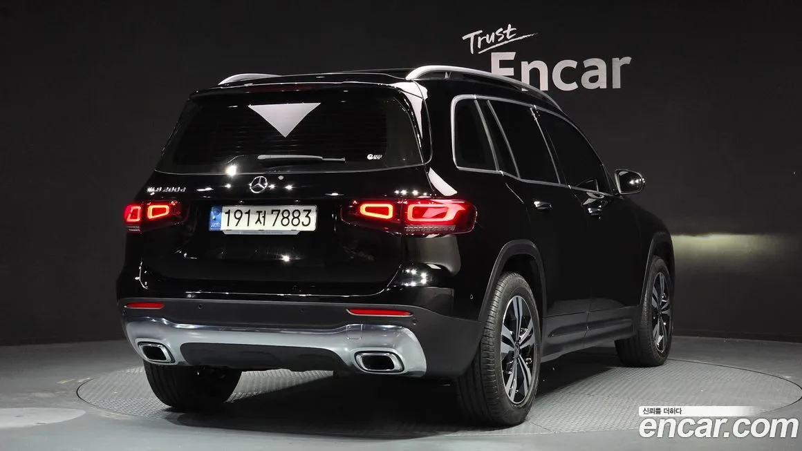 Mercedes-Benz GLB-Class — фото 4