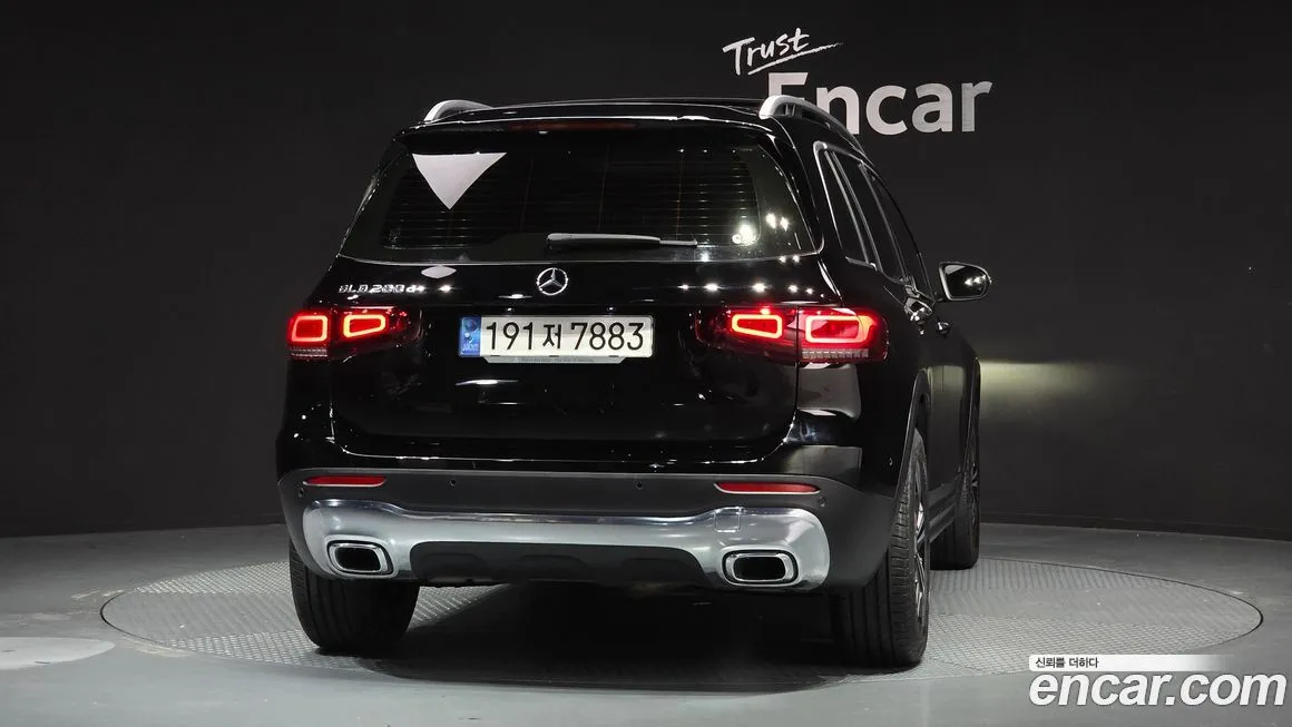 Mercedes-Benz GLB-Class — фото 7