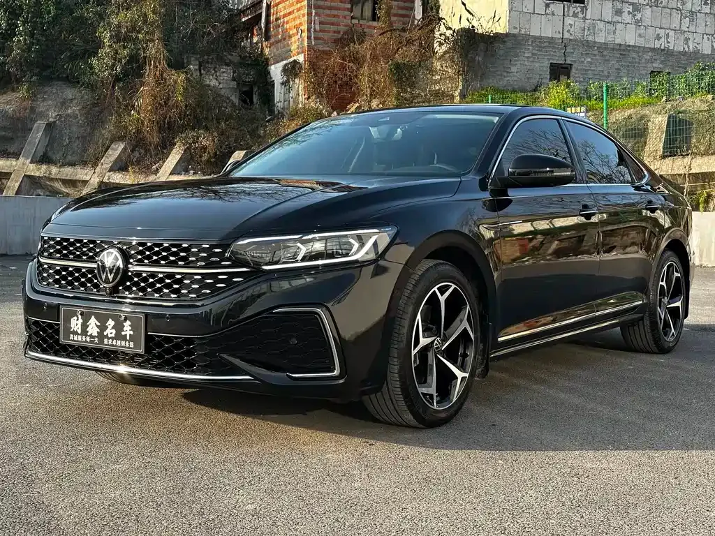 Volkswagen Passat — фото 1