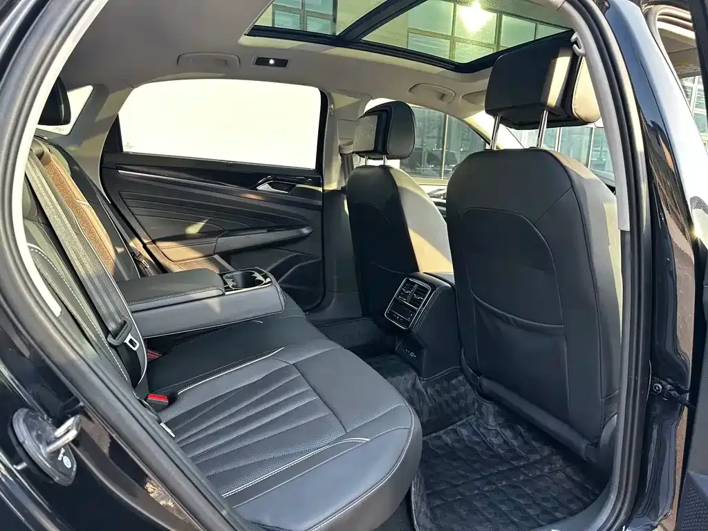 Volkswagen Passat — фото 5